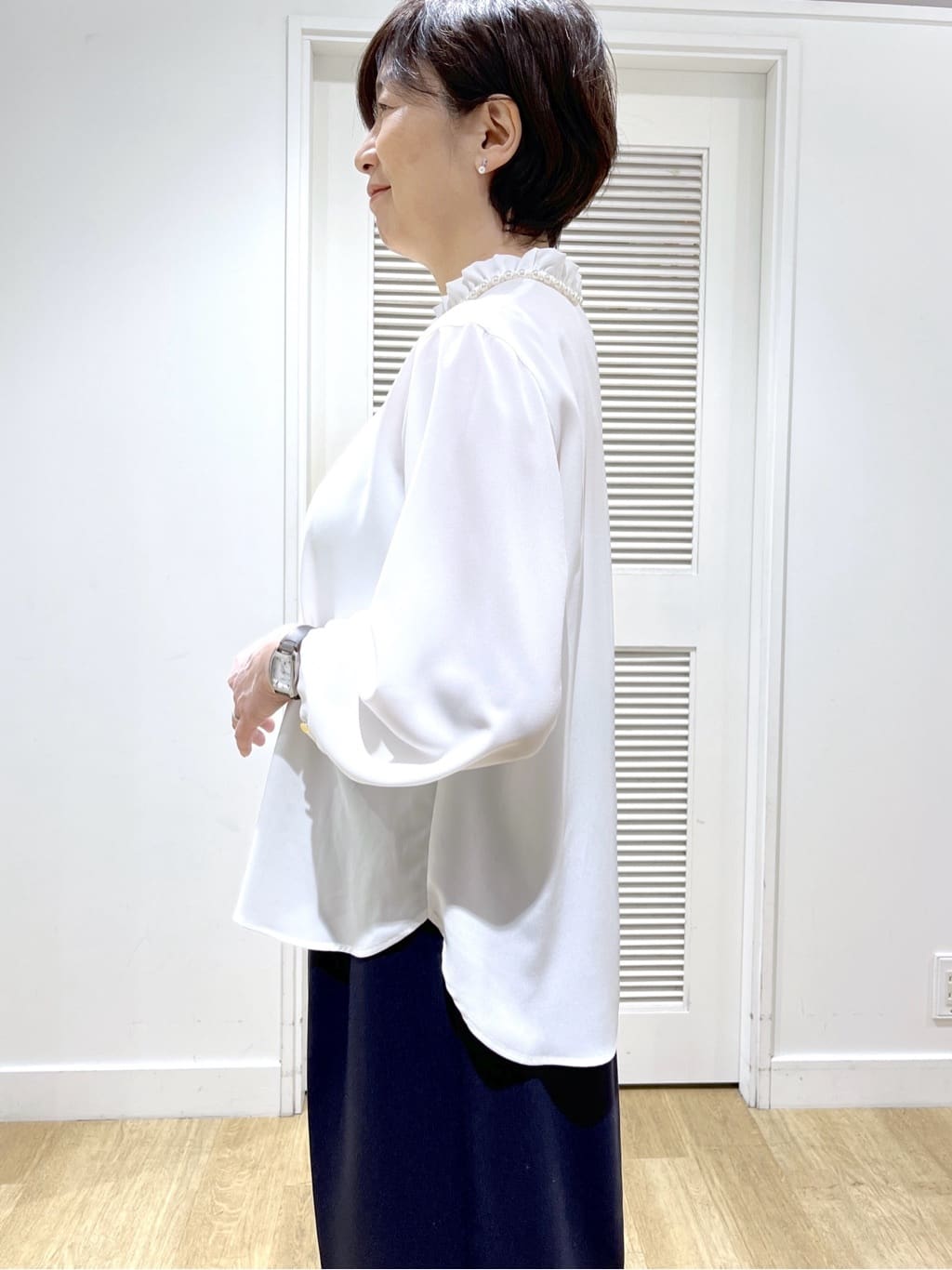 Miyazakiさんの「Dessin｜【洗える】フリルネックジョーゼットブラウス」を使ったコーディネート