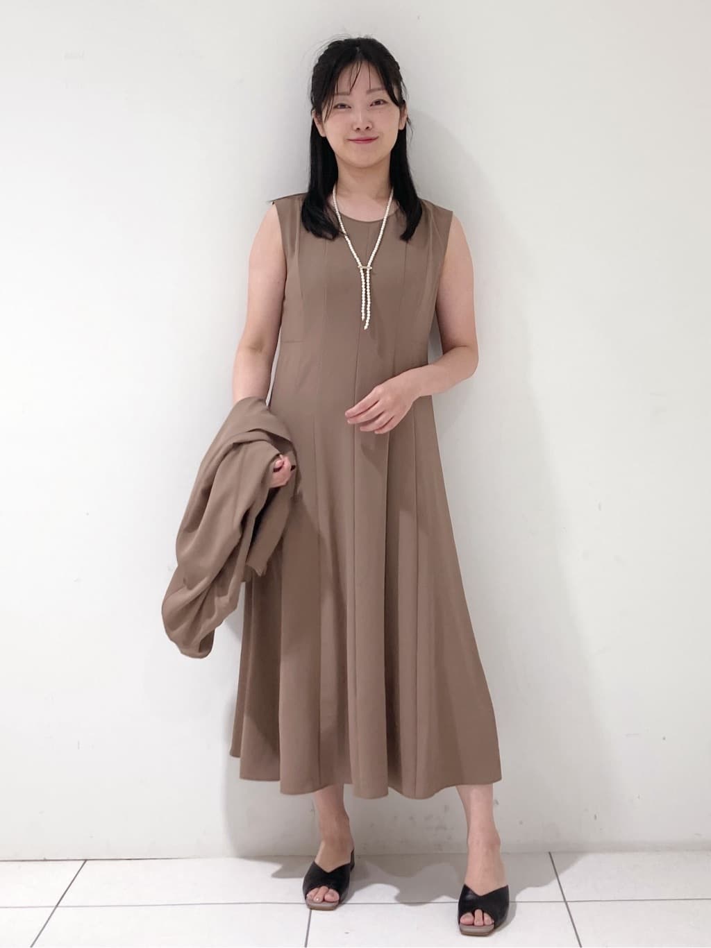 momokoさんの「INDIVI｜【軽く羽織れる！】ダブルジャケット」を使ったコーディネート