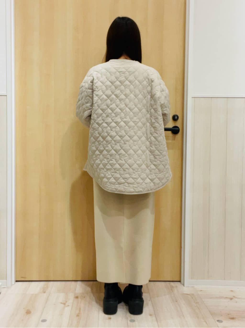 minamiさんの「SHOO･LA･RUE｜【洗濯機可/セットアップ可】さりげないラメ使いで差をつける クルーネックニット」を使ったコーディネート