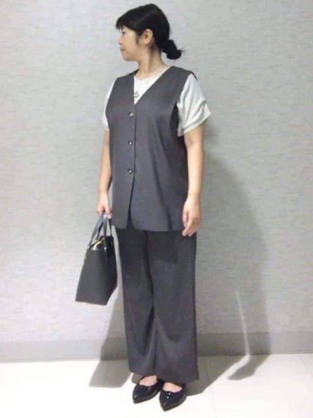 sakoさんの「Reflect｜【ウエスト総ゴム／セットアップ／単品使いOK◎】ベスト＋ストレートパンツセット」を使ったコーディネート