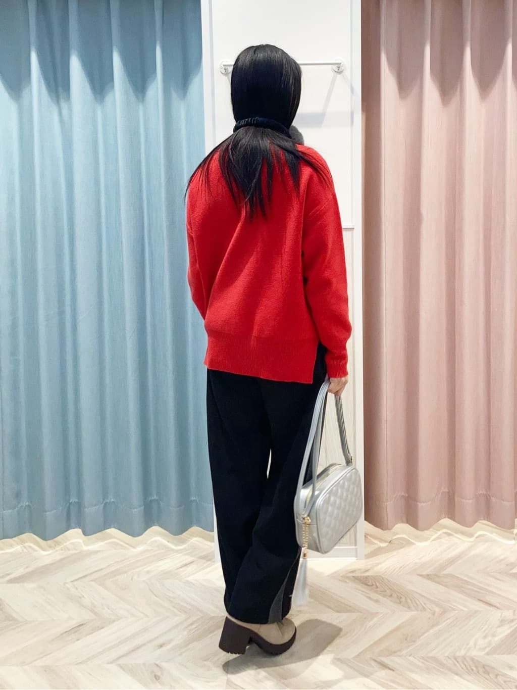 ゆうさんの「SHOO･LA･RUE｜◆【洗える/ちくちくしにくい/静電気軽減】スウェットライク ハイネックニット」を使ったコーディネート