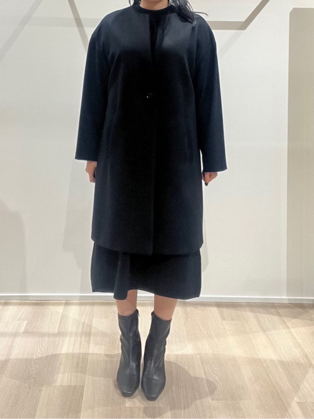 TOMOMIさんの「UNTITLED｜【ロング丈/ゆったりシルエット】テントライン ニットワンピース」を使ったコーディネート
