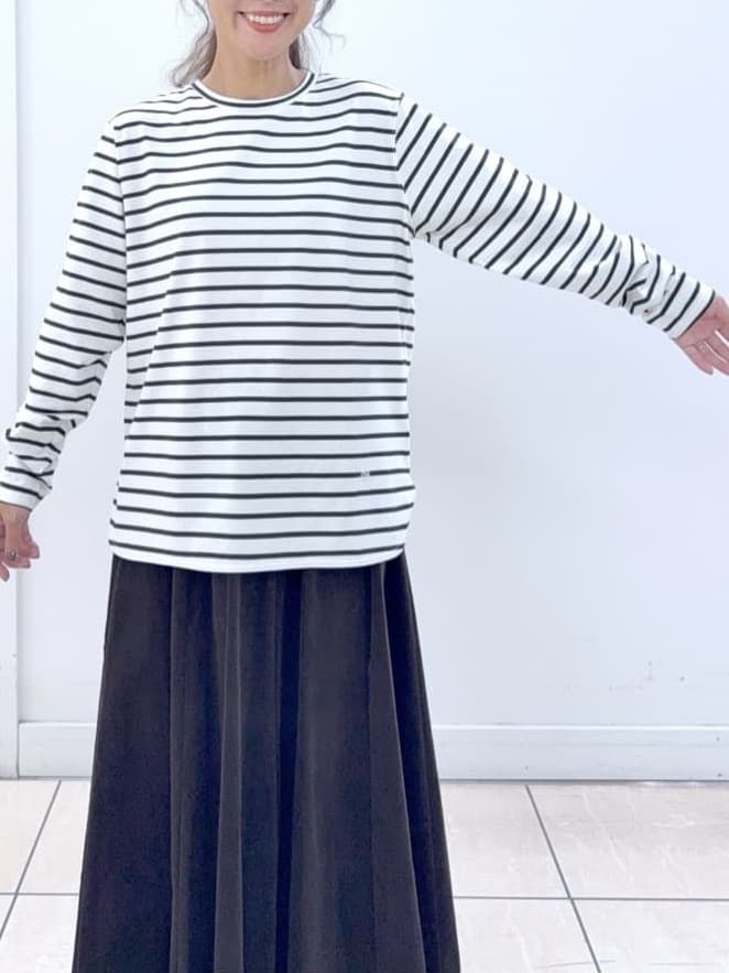 Osawaさんの「Dessin｜【選べる首元デザイン/洗える】クルーネックロングTシャツ」を使ったコーディネート