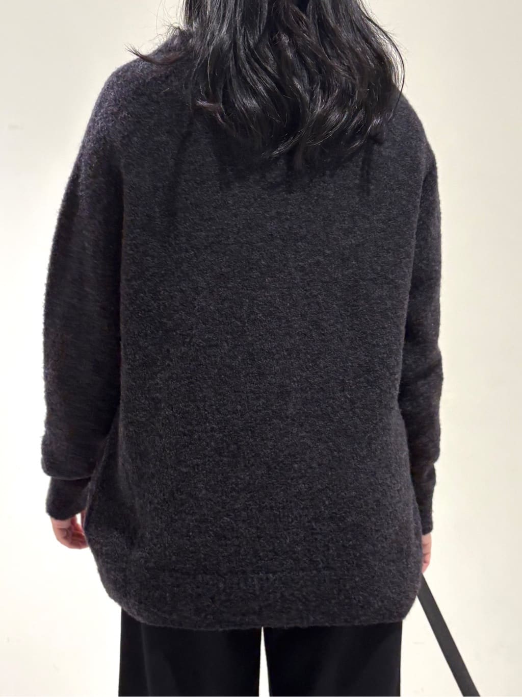momokoさんの「INDIVI｜【エアリー素材】ブークレ着流しニットカーディガン」を使ったコーディネート