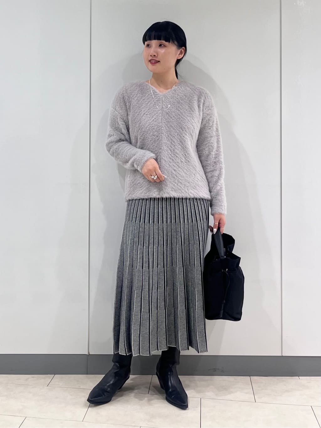 hasuさんの「INDIVI｜【洗える】エアリーシャギートップス」を使ったコーディネート