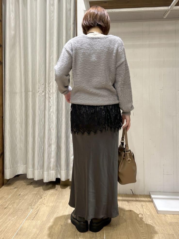 ga_riさんの「THE SHOP TK｜【華やかで柔らか】ふわふわフェザーニット/洗える・前後2WAY」を使ったコーディネート