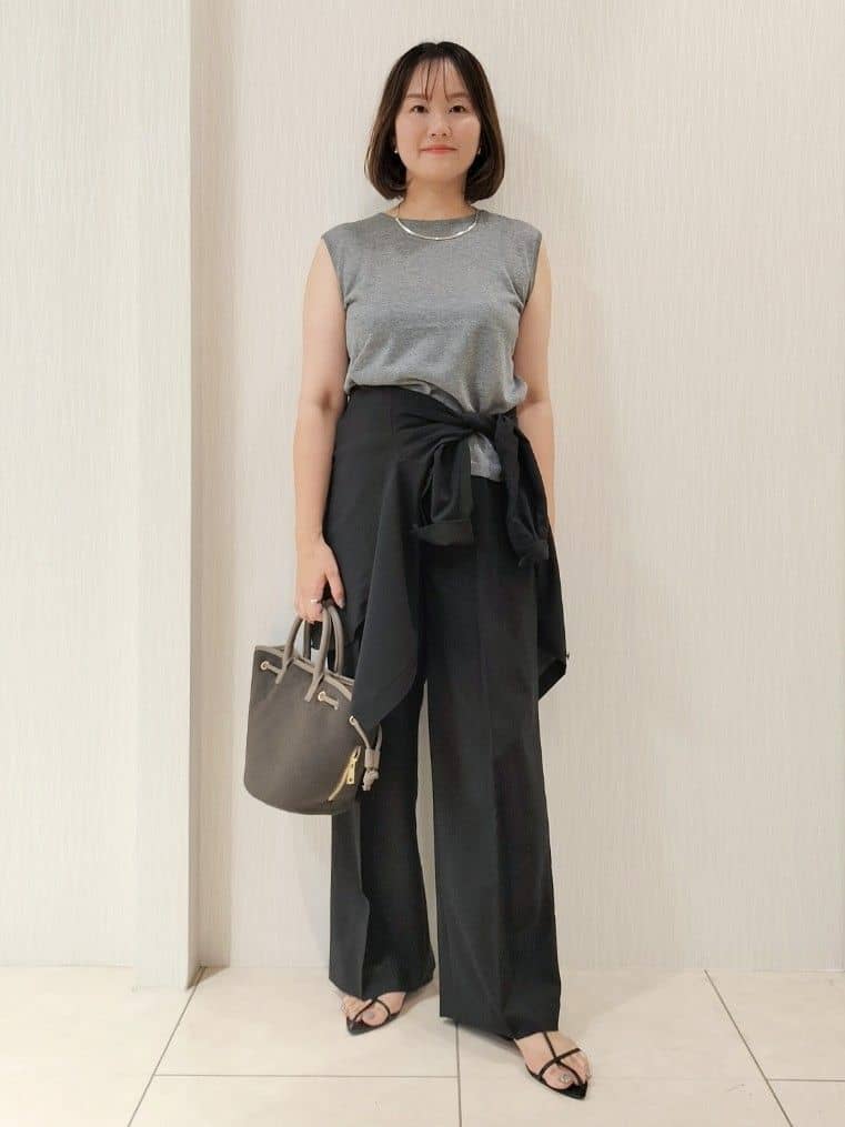 naokoさんの「UNTITLED｜【アンサンブル可/洗える】シアーノースリーブ プルオーバー」を使ったコーディネート