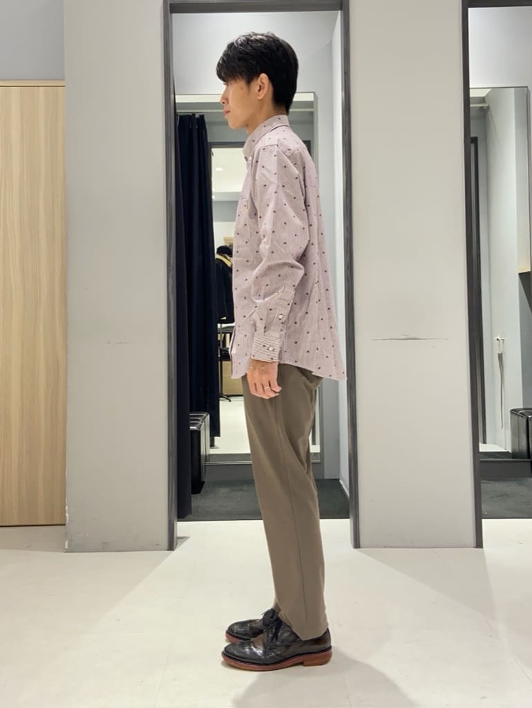 わいずみさんの「TAKEO KIKUCHI｜ハットモチーフ ジャカード ストライプ シャツ」を使ったコーディネート