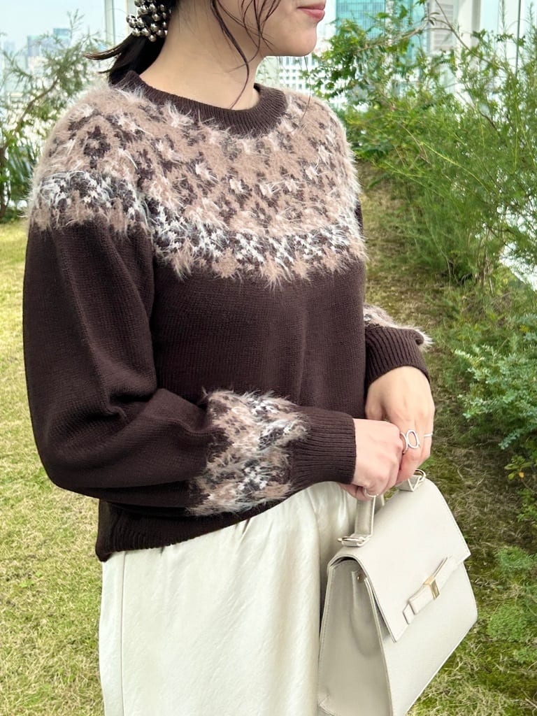 shinoさんの「Couture brooch｜シルキーヘビーサテンスカート」を使ったコーディネート