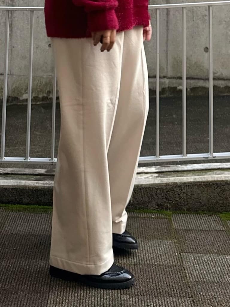 chさんの「THE SHOP TK｜ベルベットフェザー ロゴニットプルオーバー」を使ったコーディネート