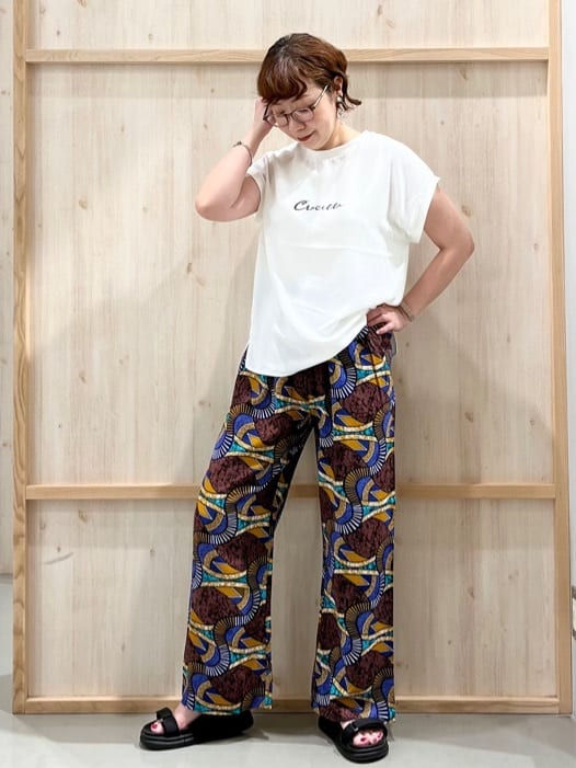 nakoさんの「THE SHOP TK｜柄アソートイージーパンツ【洗える】」を使ったコーディネート