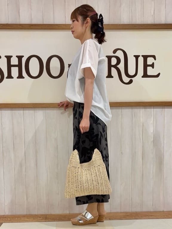 みきぽんさんの「SHOO･LA･RUE｜◆【高レビュー/洗える/UV/吸水速乾】洗濯後しわになりにくいリネンブレンドドルマンシャツ」を使ったコーディネート