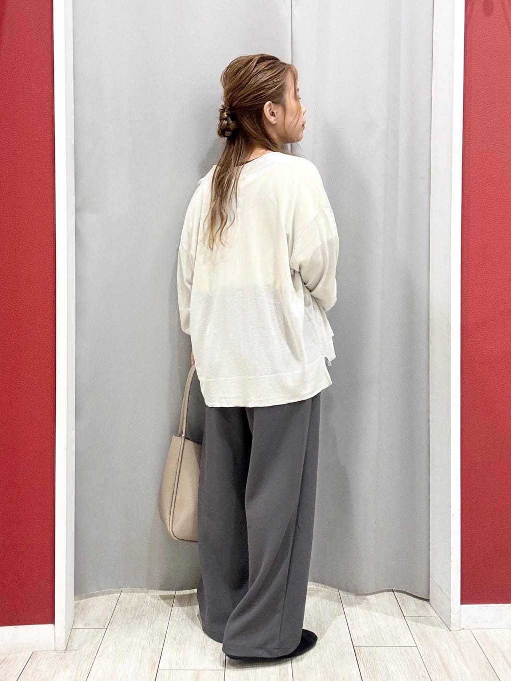 shioさんの「SHOO･LA･RUE｜【S-LL/UV/プチプラ】お袖タックで好印象 デザインTシャツ」を使ったコーディネート