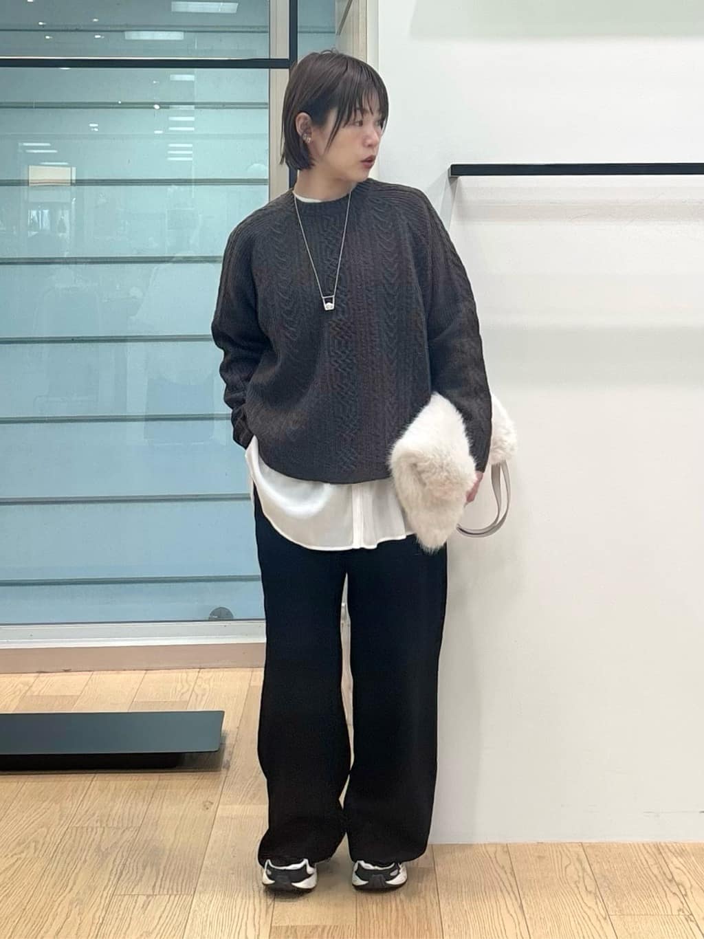 asamiさんの「INDIVI｜【洗える】ケーブルデザイン ラウンドヘムニット」を使ったコーディネート