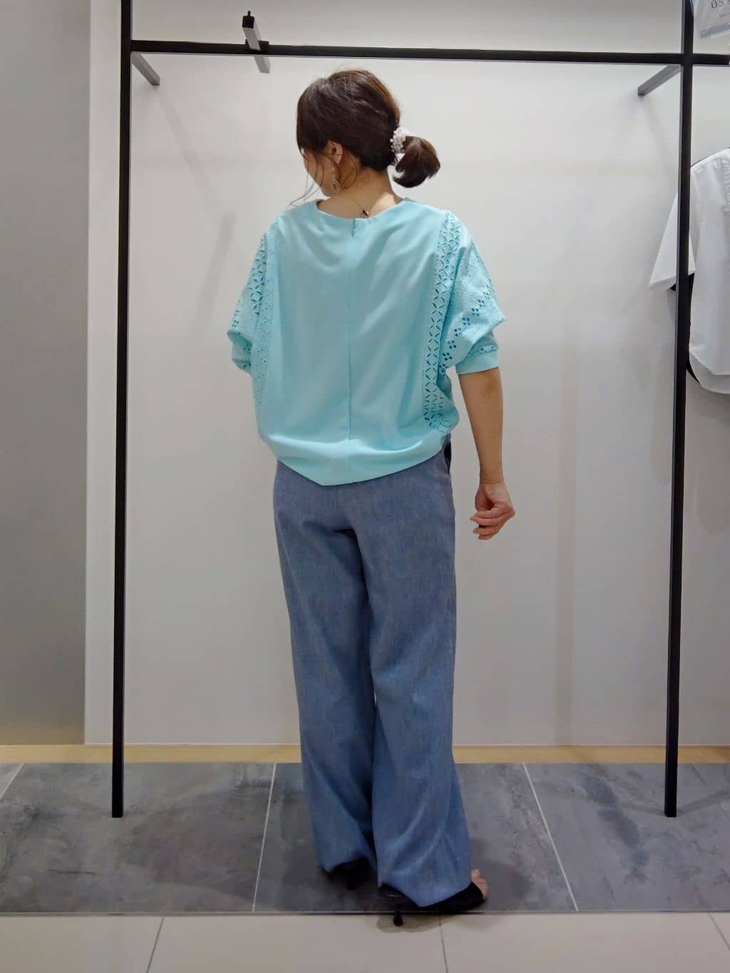 TOMOMIさんの「INDIVI｜スクエアトップロングネックレス」を使ったコーディネート