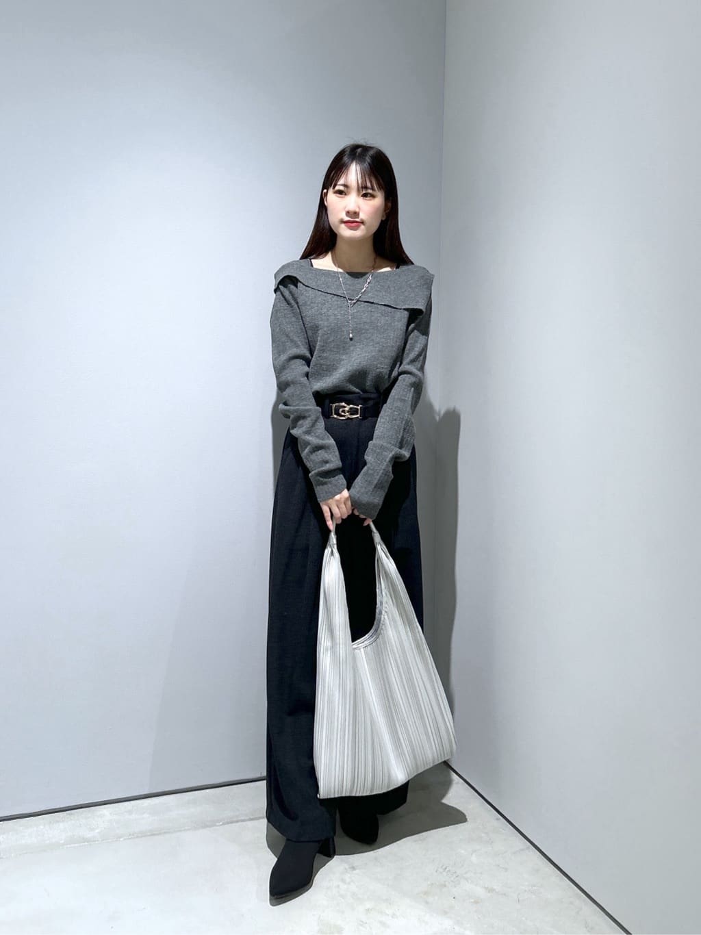 Renoさんの「INDIVI｜【再入荷】アシメオフショルニット」を使ったコーディネート