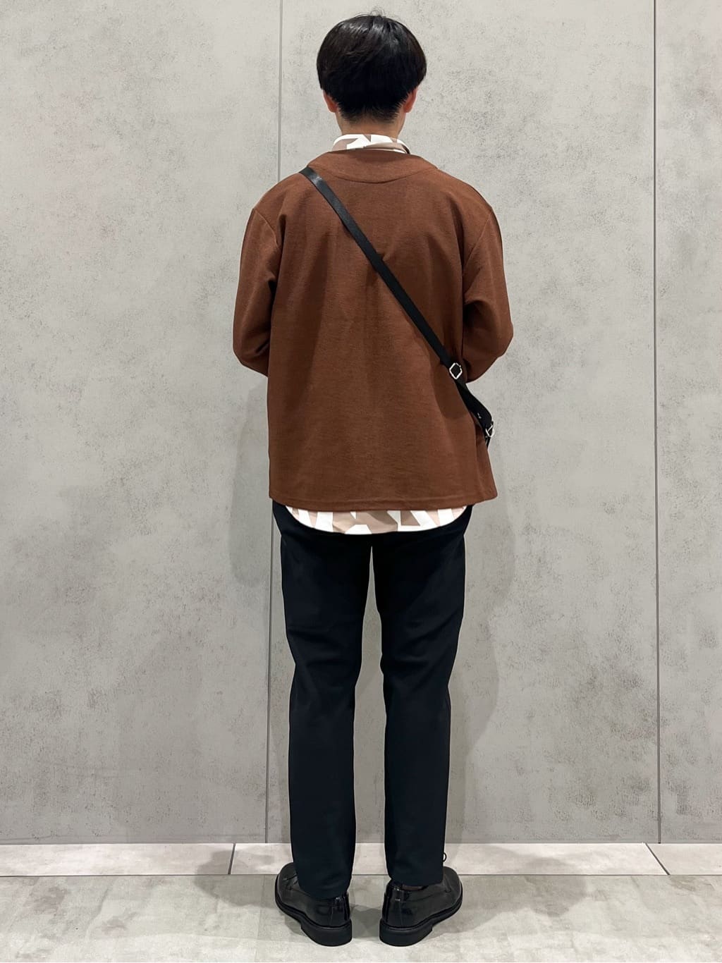 SHI-MAさんの「THE SHOP TK｜サフィアーノミニサコッシュ」を使ったコーディネート