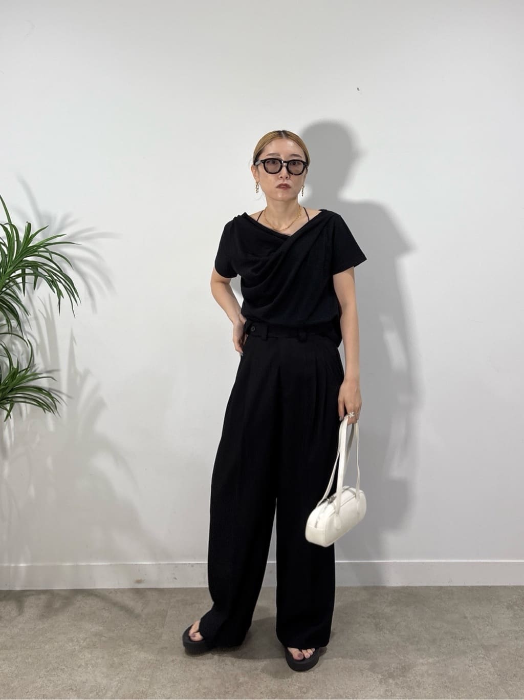kotakiさんの「INDIVI｜ドレープクロップドカットソー」を使ったコーディネート
