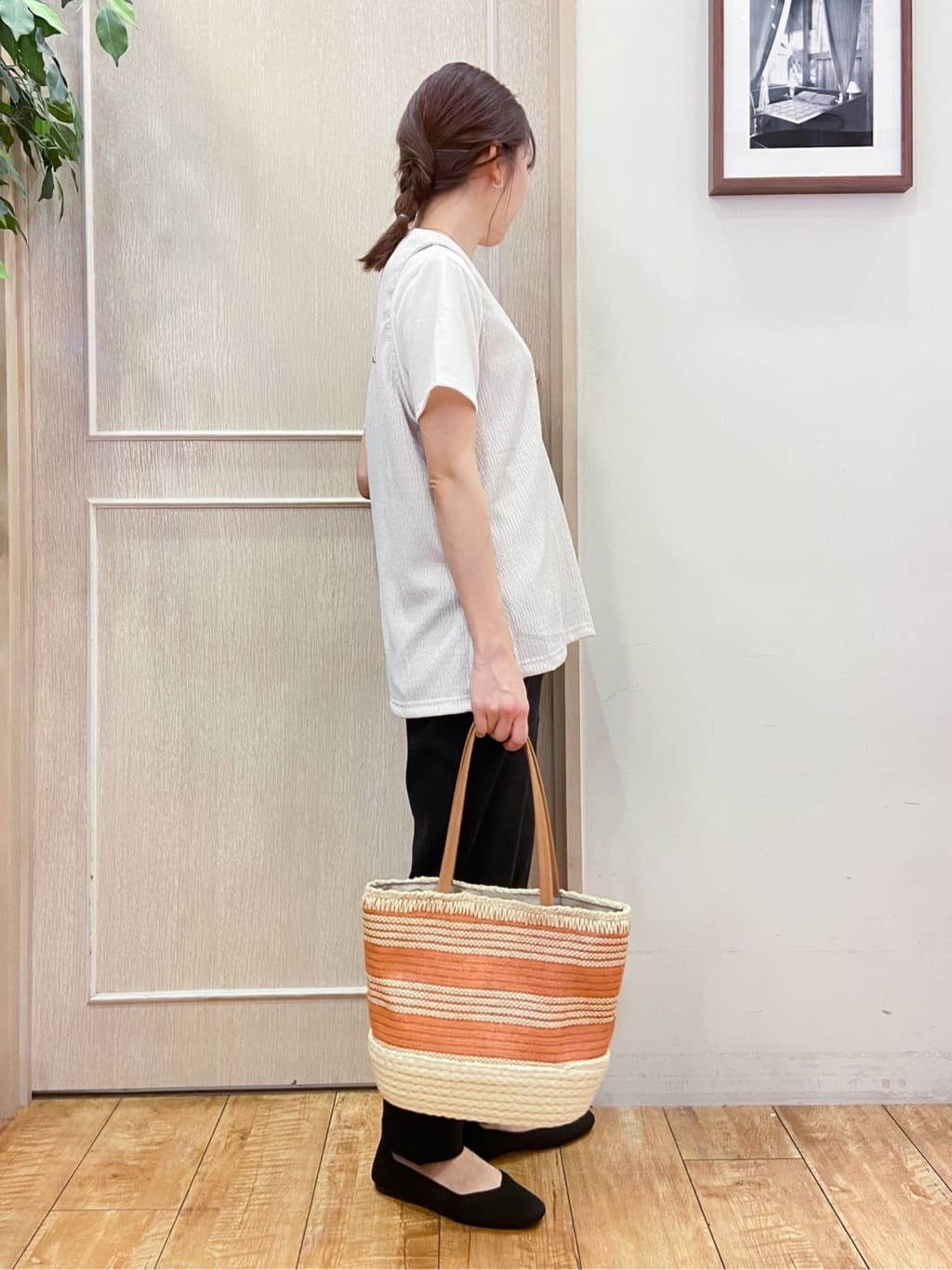 なみさんの「SHOO･LA･RUE｜【SS-3L/無理せずスリム】 ぐんぐん伸びる イージーテーパードパンツ」を使ったコーディネート