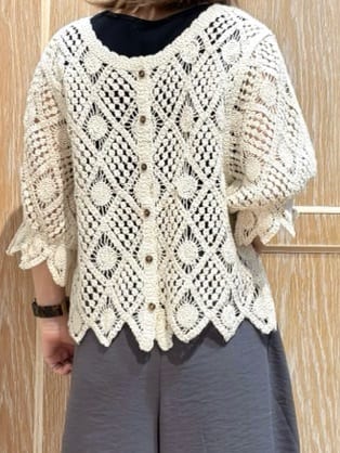 meiさんの「SHOO･LA･RUE｜【S-LL/ひんやり】さらっとタッチできれい見え ピンタックスカーチョ」を使ったコーディネート