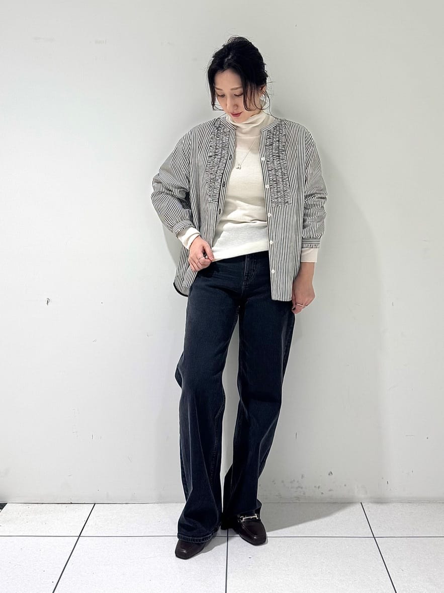 そんさんの「INDIVI｜【洗える】胸元タックフリル長袖ブラウス」を使ったコーディネート