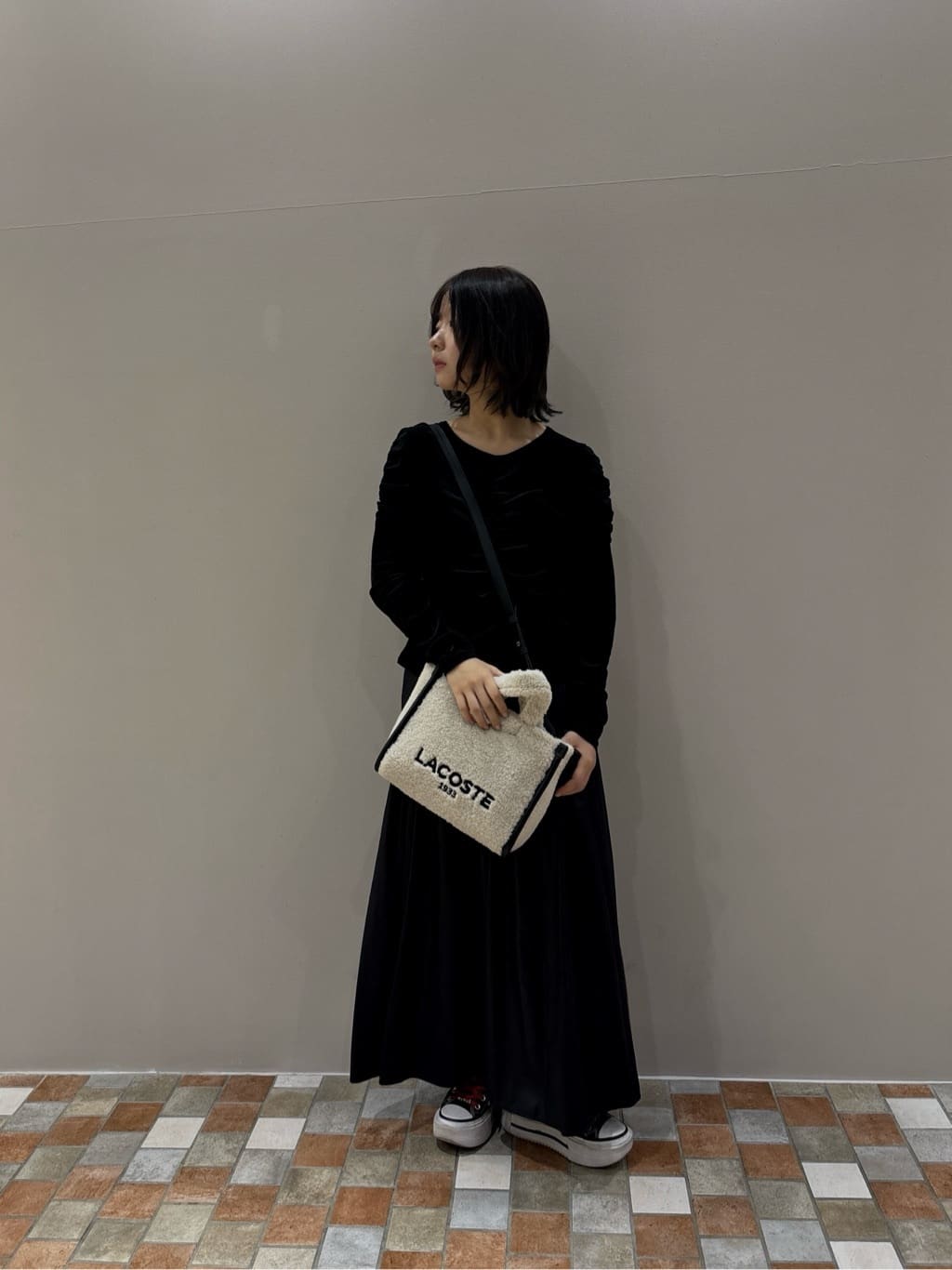みゆさんの「INDIVI｜レザーライクマキシスカート」を使ったコーディネート