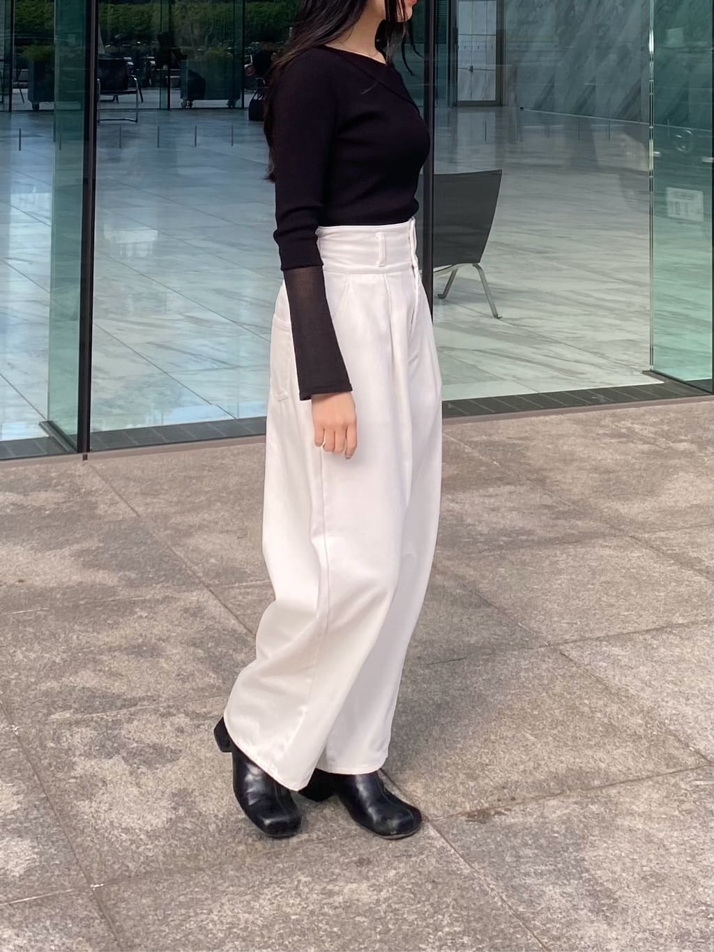 rinaさんの「INDIVI｜ハイウエストカーブデニム」を使ったコーディネート