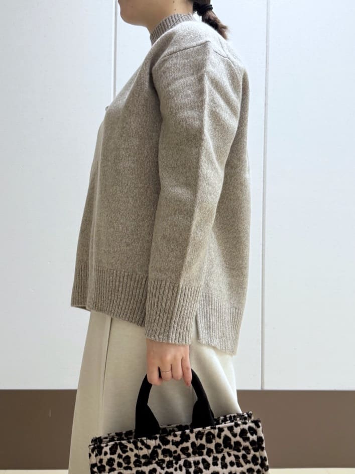 Rikoさんの「INDIVI｜【冬ニット人気NO．1！／カシミヤ混】ミドルゲージハイネックニット」を使ったコーディネート