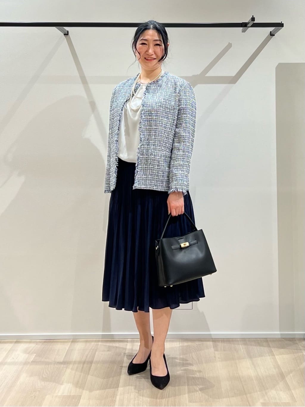 TOMOMIさんの「UNTITLED｜【仕事着/スーツ】ファンシーツイード ジャケット」を使ったコーディネート