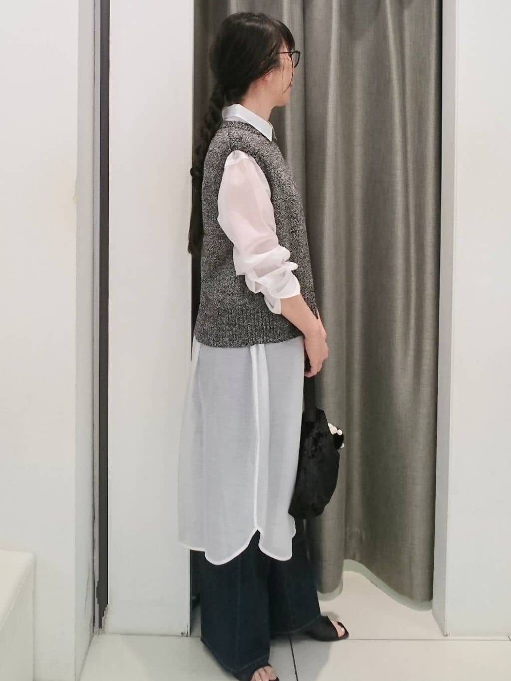 YABUさんの「UNTITLED｜【重ね着レイヤードに】杢調ニットベスト」を使ったコーディネート
