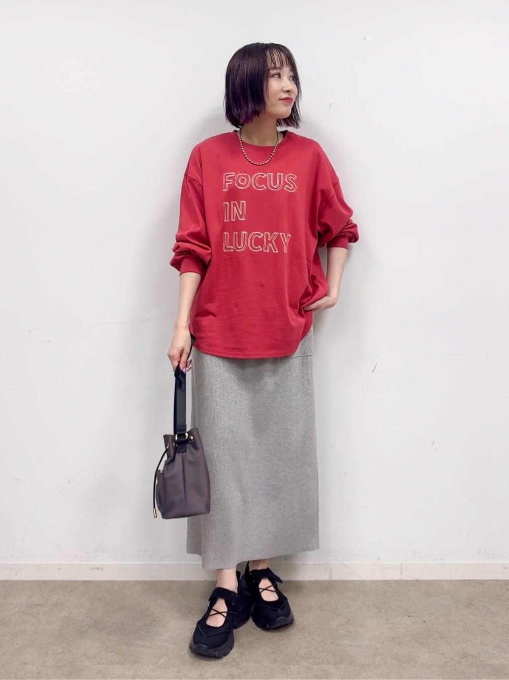 𝐜𝐡𝐢𝐤𝐚さんの「SHOO･LA･RUE｜グラフィックアソート BIGロンT」を使ったコーディネート