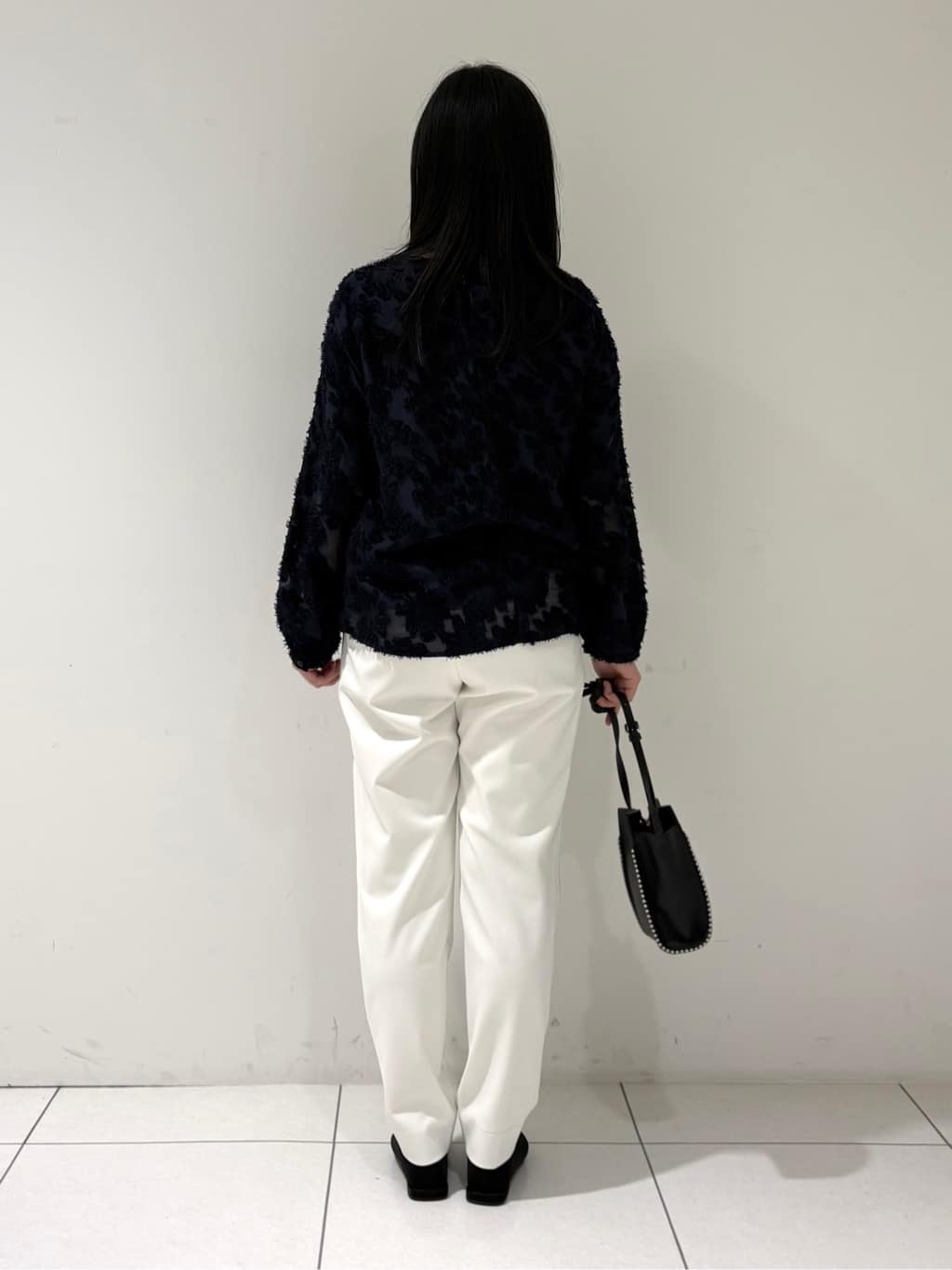momokoさんの「INDIVI｜【華やか／大人シアー／セレモニー】カットフリンジブラウス」を使ったコーディネート