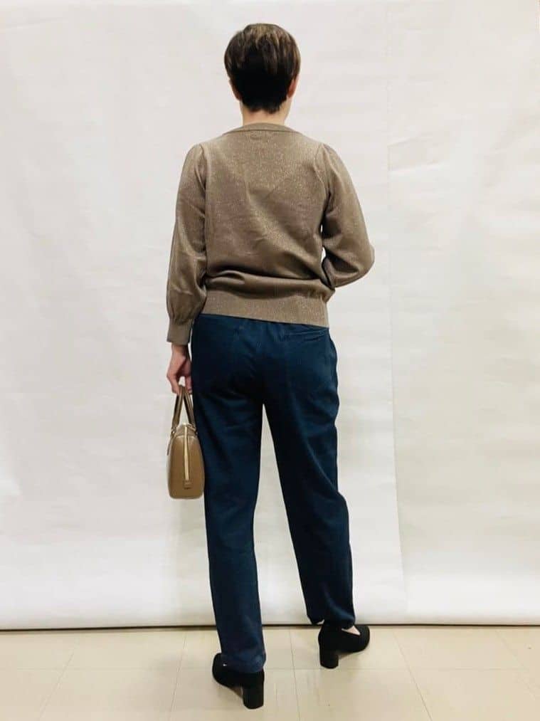 なっちゃんさんの「SHOO･LA･RUE｜【高レビュー/SS-LL/美脚シルエット】自然に体型カバー イージーデニム テーパードパンツ」を使ったコーディネート