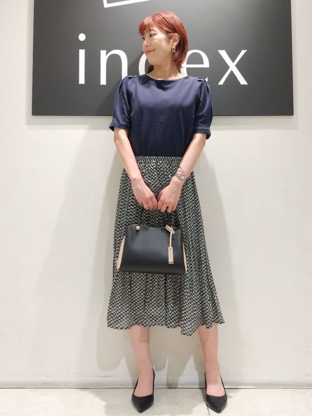 n.さんの「index｜《新色追加》着丈が選べる！プリーツフレアスカート【イージーケア／防シワ／洗濯機洗い可】」を使ったコーディネート