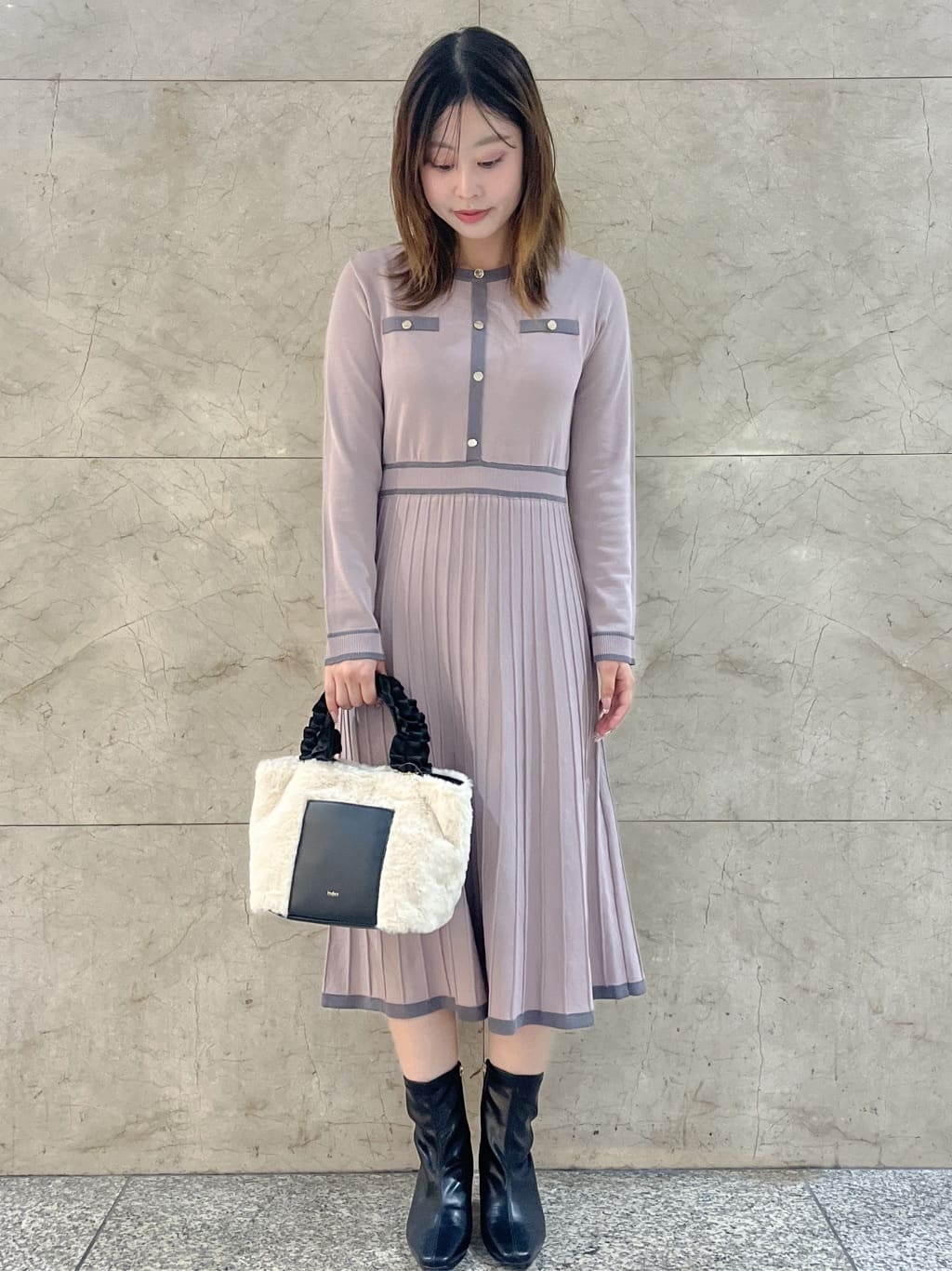 まひるさんの「index｜バイカラードッキング風ニットワンピース【洗濯機OK／抗ピル】」を使ったコーディネート