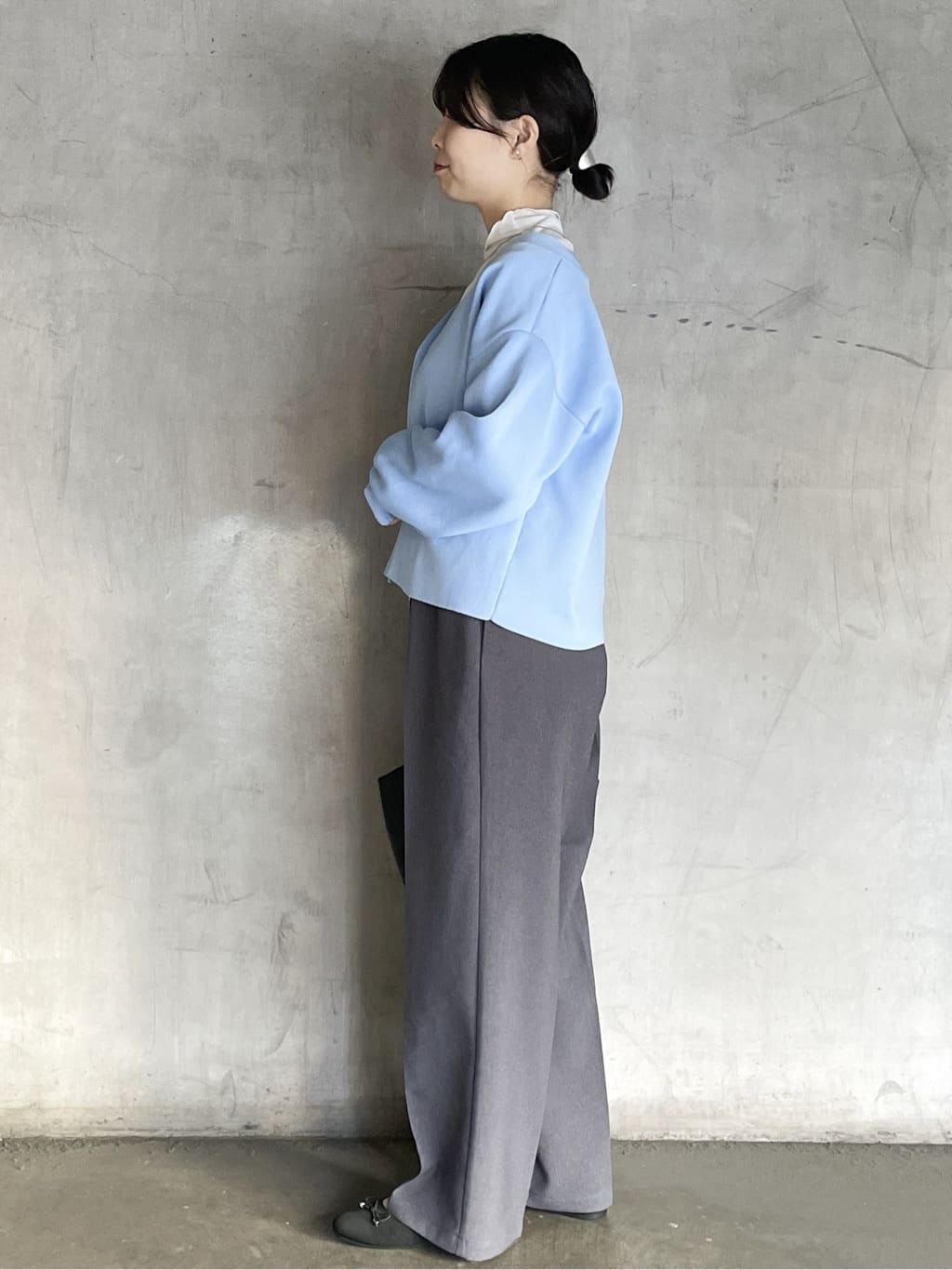tomokoさんの「OPAQUE.CLIP｜【軽量／2WAY】台形ミドルトートバッグ」を使ったコーディネート