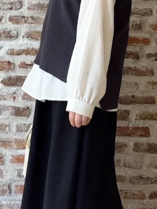 tokiさんの「THE SHOP TK｜【春まで着られる】ニットベスト＆ブラウスセット/洗濯機OK」を使ったコーディネート