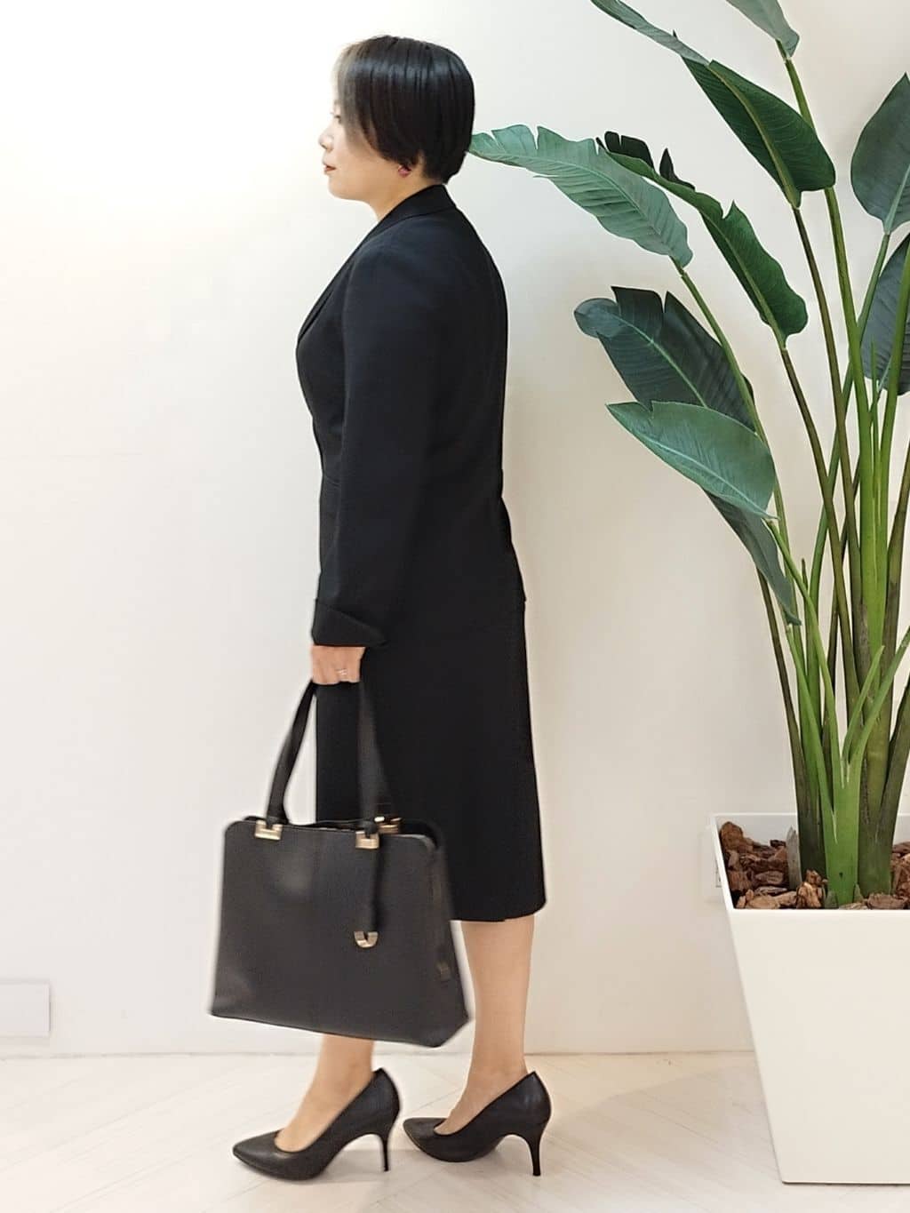 s u g iさんの「UNTITLED｜【洗える通勤スーツ】レジェールギャバ ストレッチタイトスカート」を使ったコーディネート