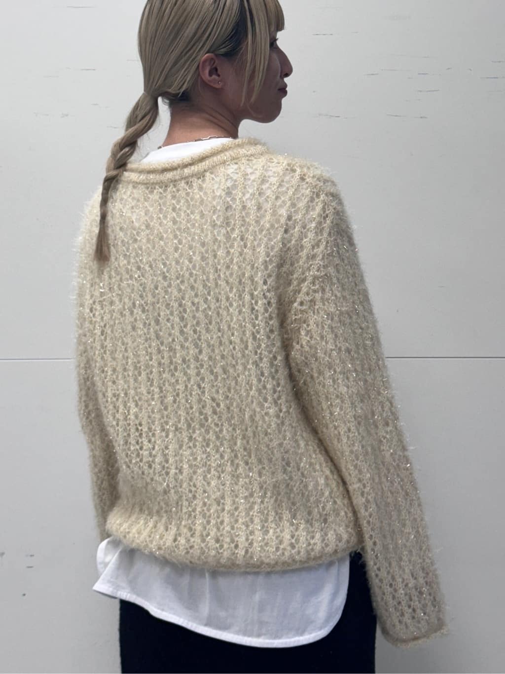 omaさんの「THE SHOP TK｜◆【毛玉になりにくい】ラメメッシュニット/洗える」を使ったコーディネート
