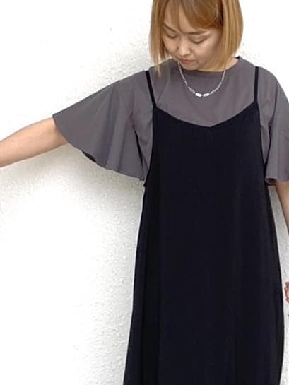ぷくりんさんの「SHOO･LA･RUE｜【ひんやり】シャーリングがアクセントに 大人のデザインキャミワンピース」を使ったコーディネート