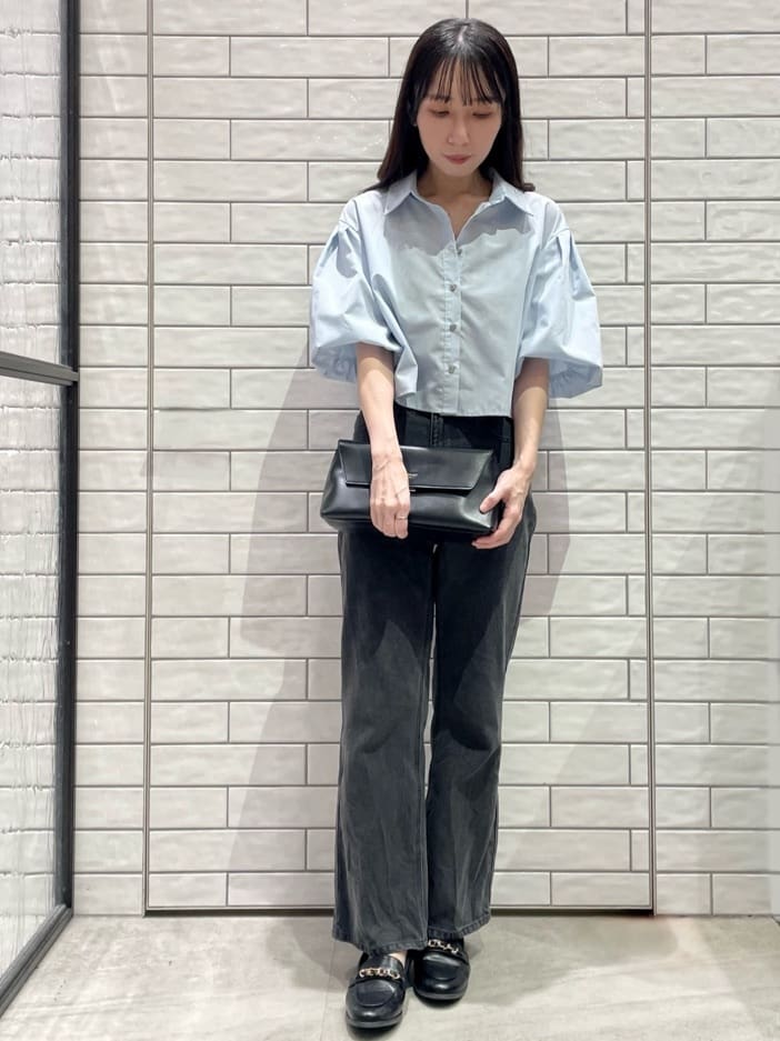 ayakaさんの「OPAQUE.CLIP｜バルーンスリーブシャツ【洗濯機洗い可】」を使ったコーディネート