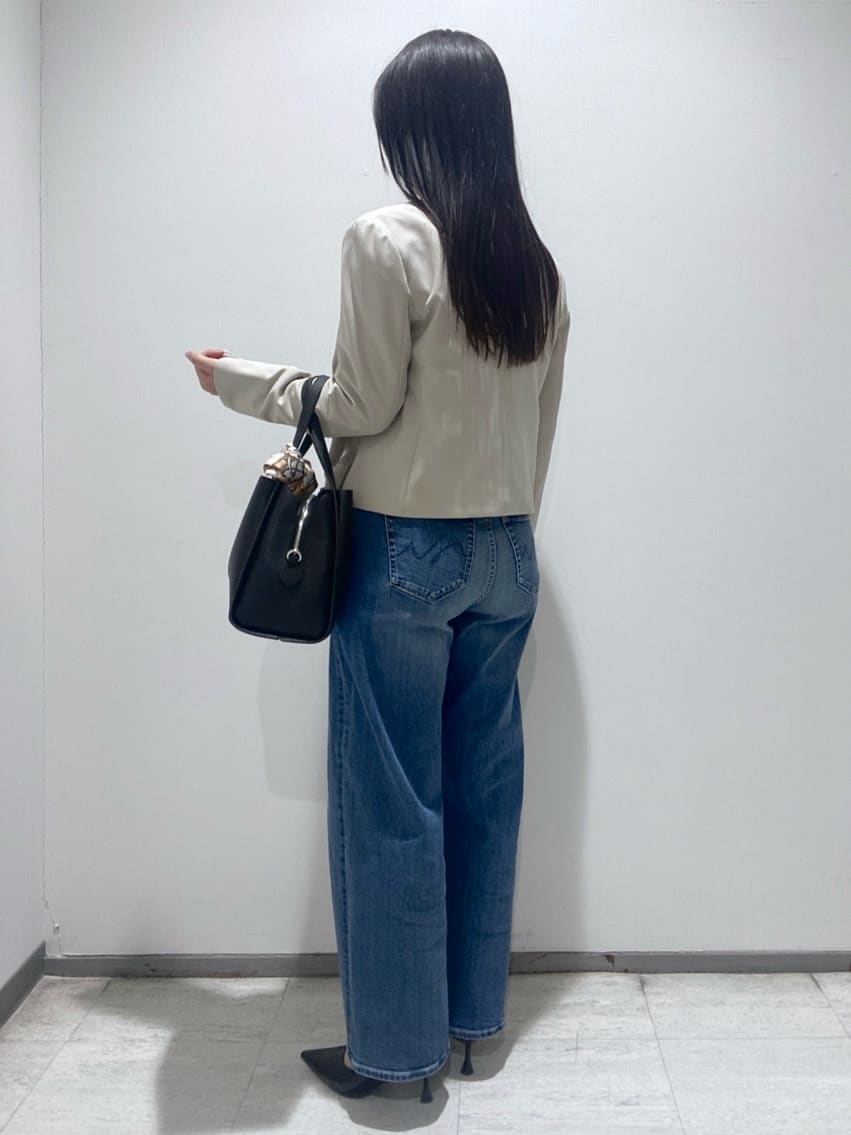 meiさんの「INDIVI｜【上品光沢／SETUP可能】切り替えデザインジャケット」を使ったコーディネート