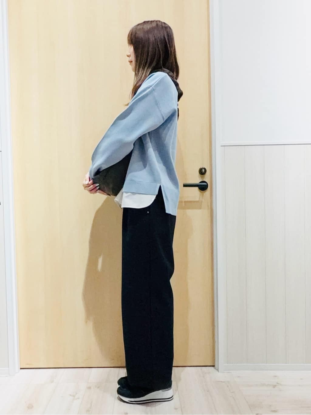 Naさんの「SHOO･LA･RUE｜【洗濯機可/S-LL】 フラップイージーワイドパンツ」を使ったコーディネート