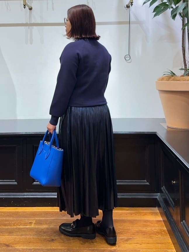 Asamiさんの「DRESSTERIOR｜◆【洗える/ストレッチ性/オンオフ】箔プリントプリーツスカート」を使ったコーディネート