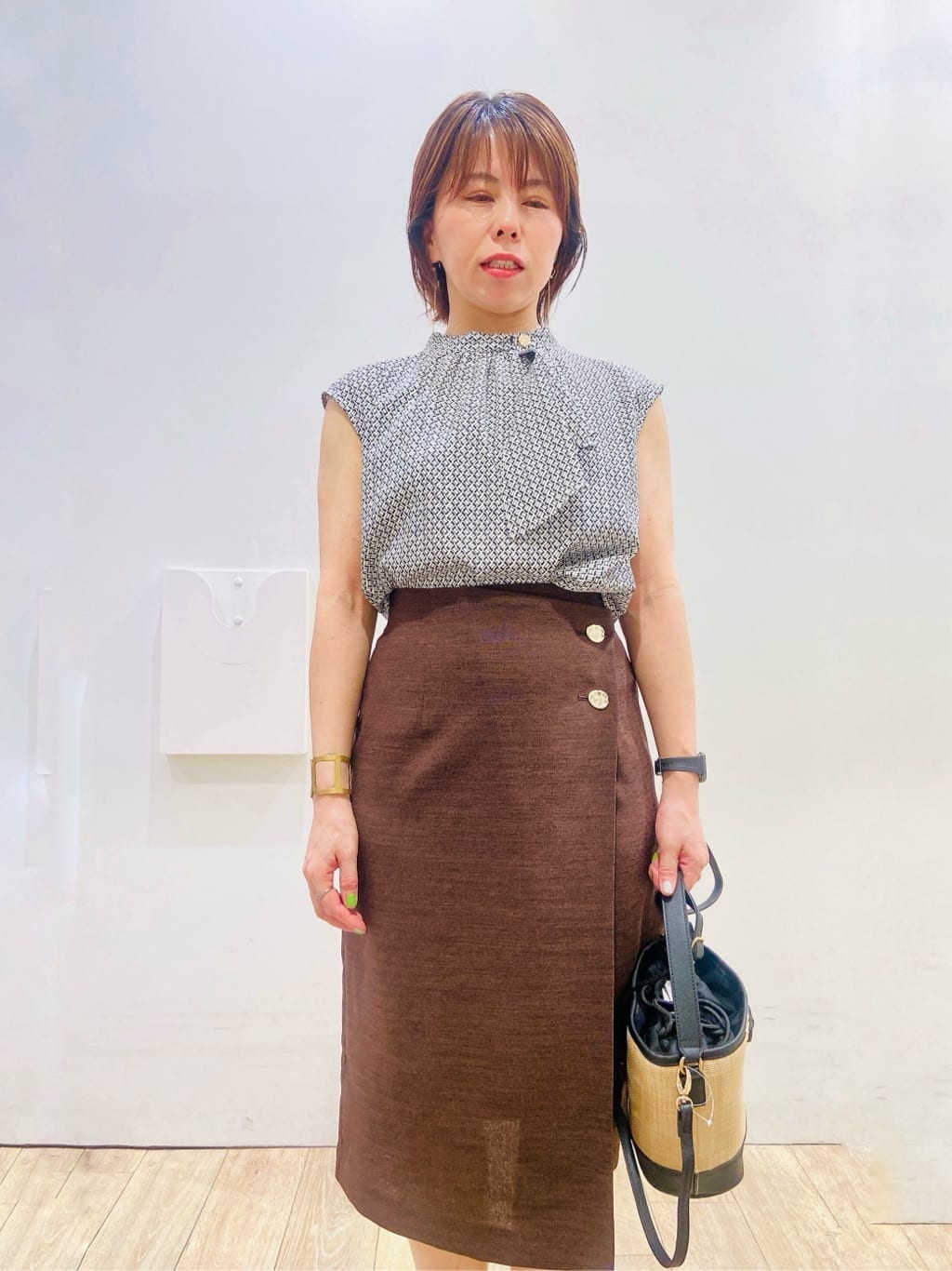 YUKOさんの「index｜《丈が選べる》麻調ラップタイトスカート【洗濯機洗い可／イージーアイロン】」を使ったコーディネート