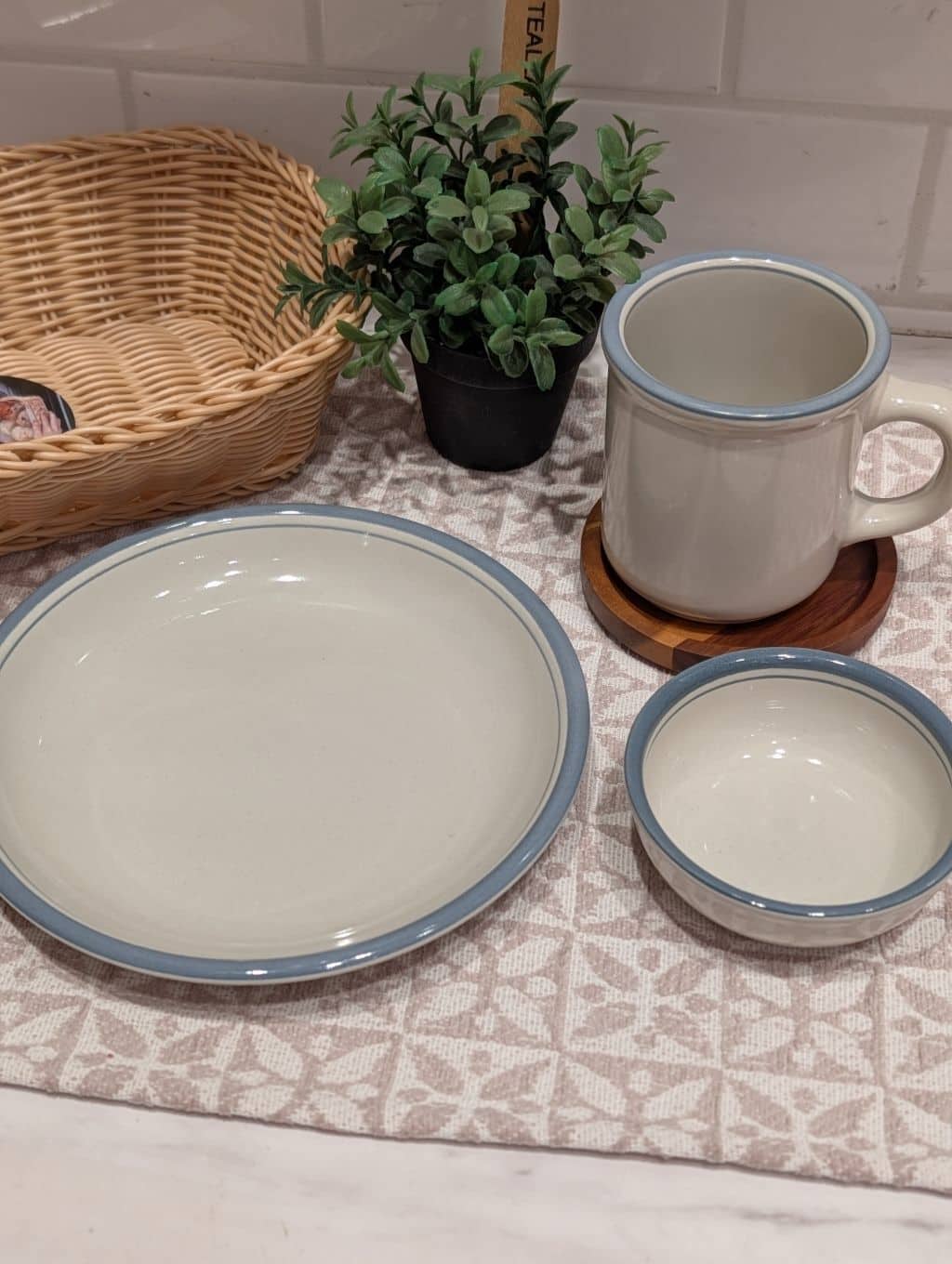 シモさんの「212 KITCHEN STORE｜アカシア スタッキングコースター」を使ったコーディネート