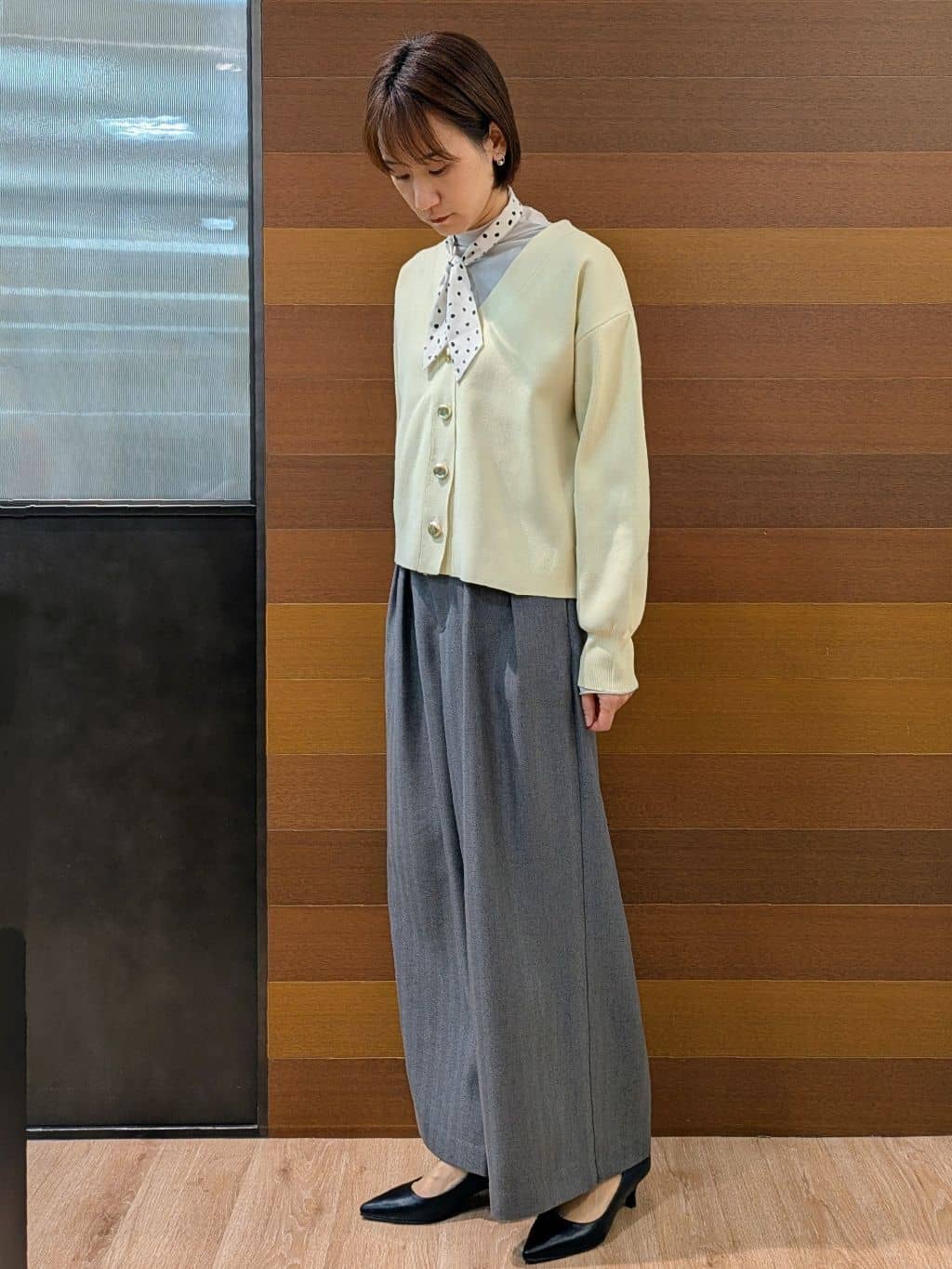 miuraさんの「OPAQUE.CLIP｜ヘリンボーンタックワイドパンツ【洗濯機OK】」を使ったコーディネート