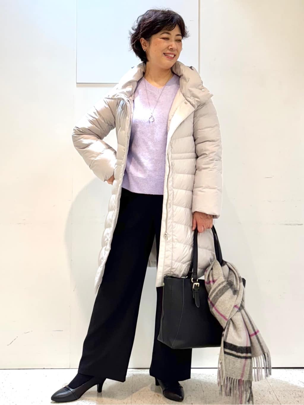 ヤスコさんの「Reflect｜【選べる5色／ゆったりシルエット】Vネックスパンコールニット」を使ったコーディネート