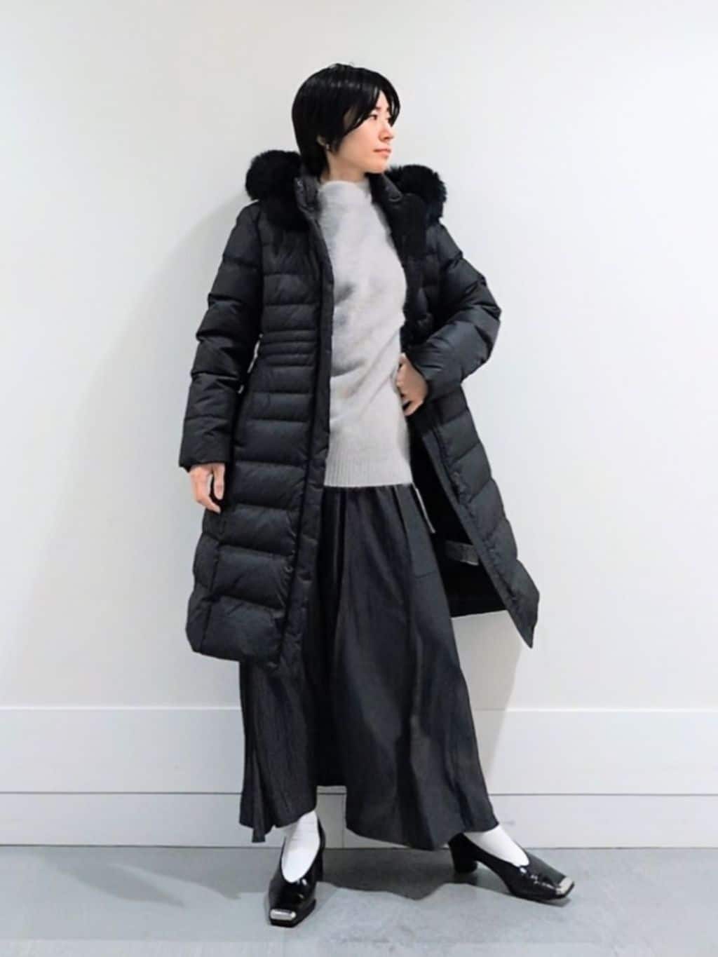 ミズタさんの「UNTITLED｜【はっ水機能/フード取り外し可/防寒】ロングダウンコート」を使ったコーディネート