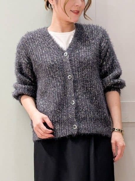 kuwawaさんの「grove｜オーバーサイズフェザーカーディガン」を使ったコーディネート